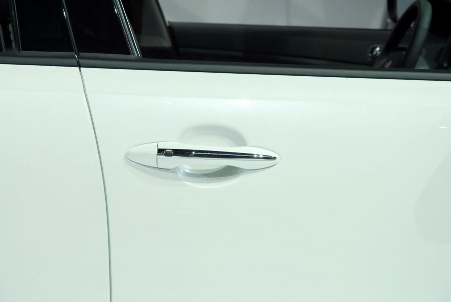  Kia Optima Hybrid 2011 года  (фото 16 из 29)